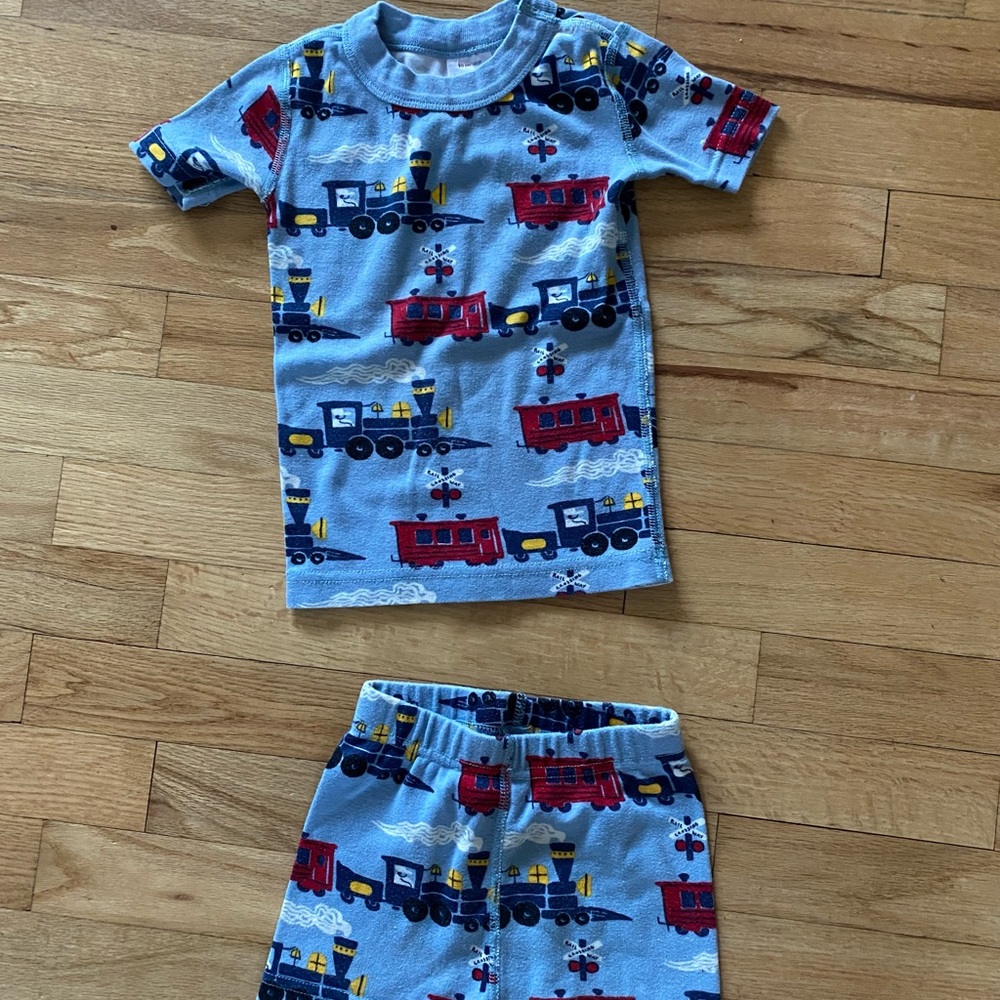 Hanna Andersson train short pjs 3T